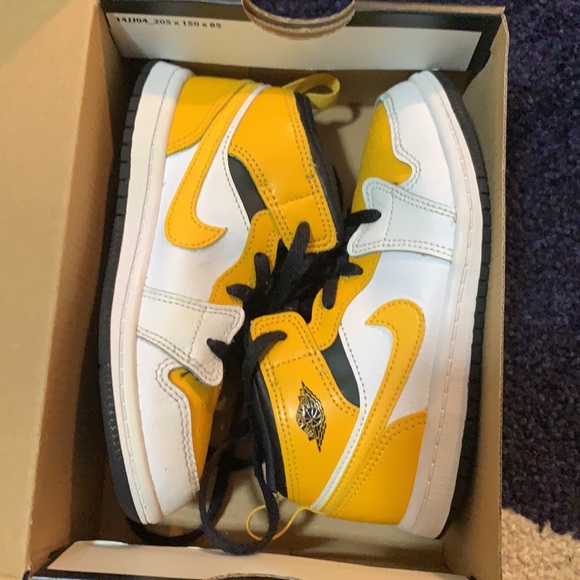 Jordan 1 MID Gold - Picture 1 of 6